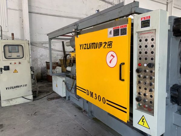 压铸机涉水后的处理方法