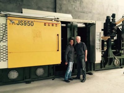 JS950与客户合影